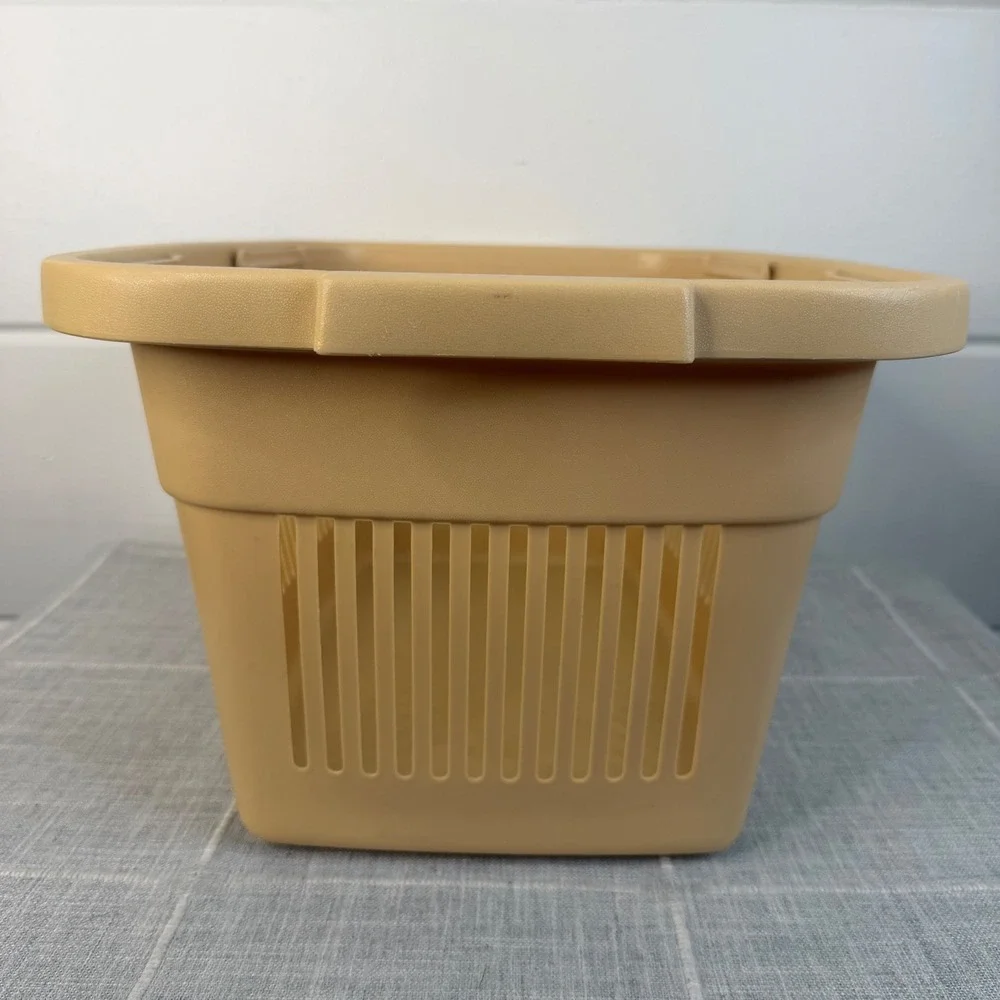 Vintage‎ Rubbermaid 18